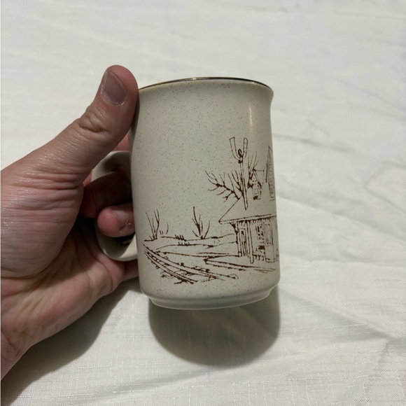 Charming Cottage Mug - Cream - Picture 2 of 6